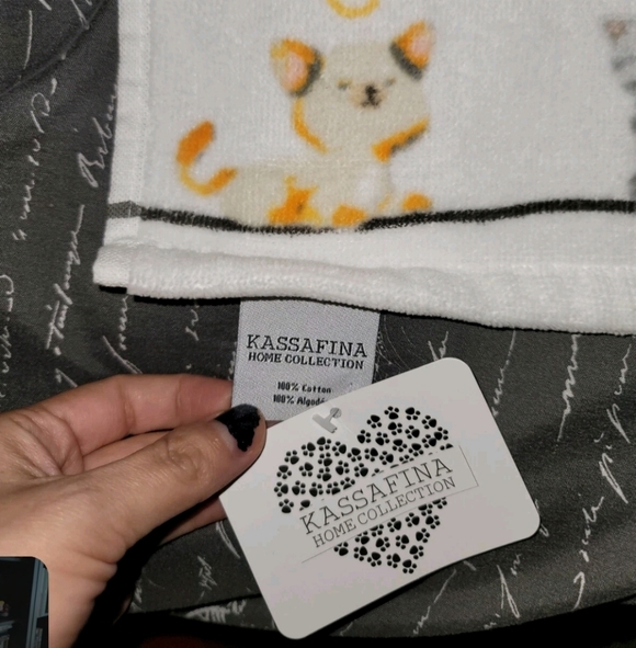 Kassafina Home Collection White and Orange Cat Small Hand Towel - Picture 2 of 3